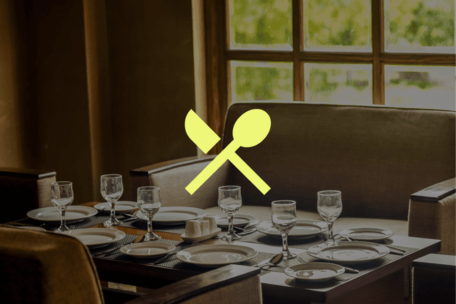 Dîner assis (entrée, plat, dessert, eaux minérales et café)